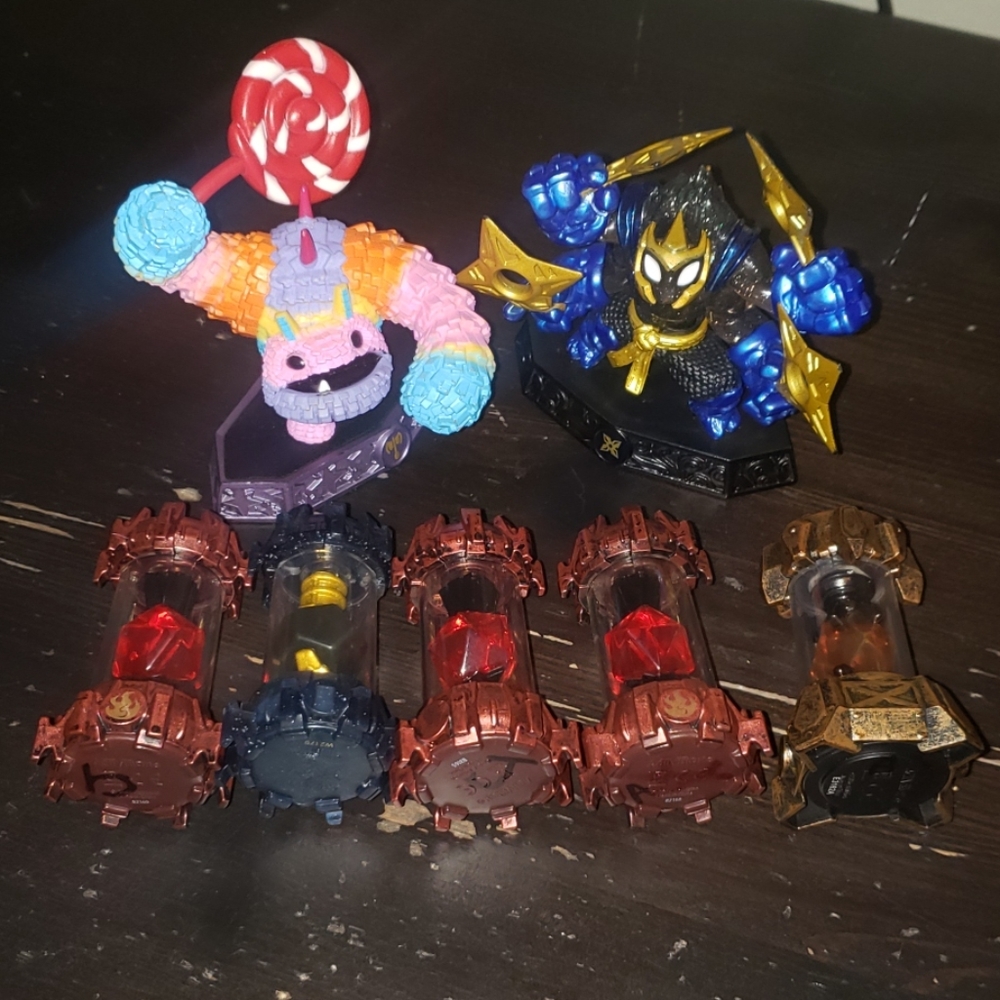 Skylanders and 5 creation crystals
